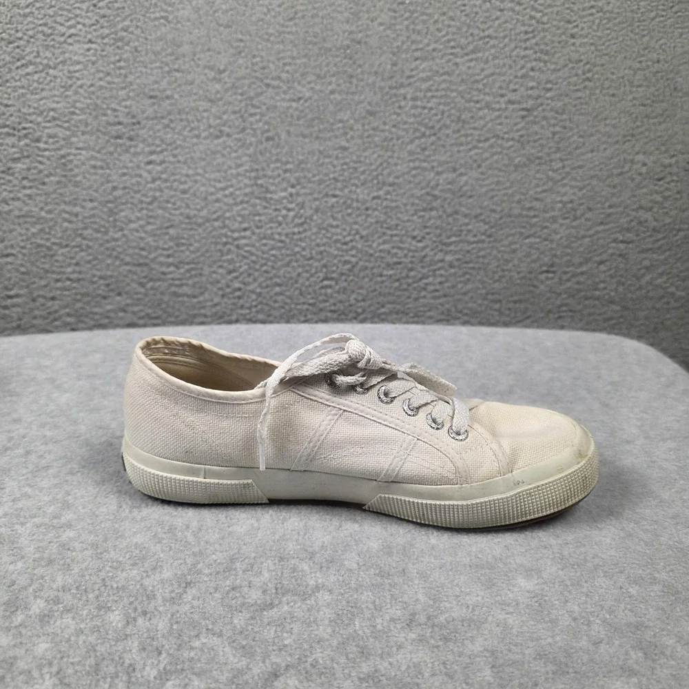 Superga brand style